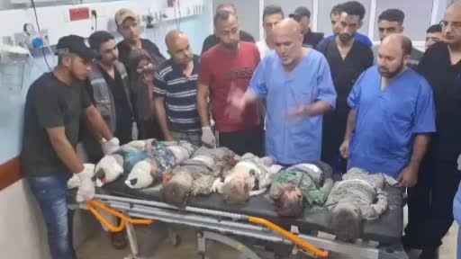 Filistinli doktor çocukların cenazesi önünde isyan etti: "Bu çocukların suçu ne?"